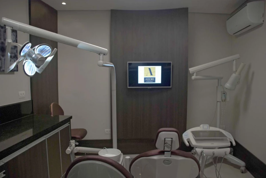 Foto 2:  — Adore Dental Studio | Implantes